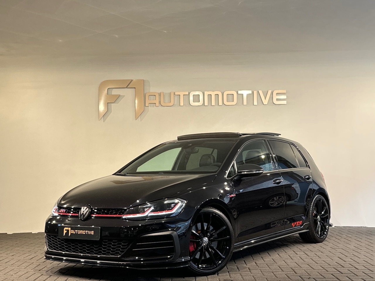 Volkswagen Golf - 2.0 TSI GTI TCR Pano|Keyless|Dynaudio|Leer - AutoWereld.nl