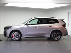 BMW X1 - xDrive25e M Sport Automaat / Panoramadak / Trekhaak / Achteruitrijcamera / Sportstoelen /