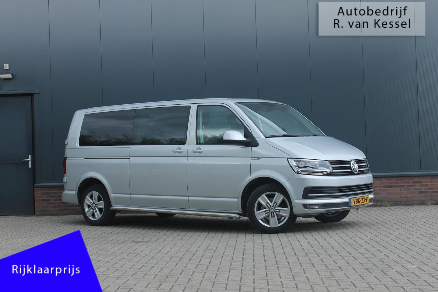 Volkswagen Transporter - 2.0 TDI L2H1 DC Highline I 2x SchuifdeurI Schuifdak I Leer I Zeer compleet I NL-auto - AutoWereld.nl