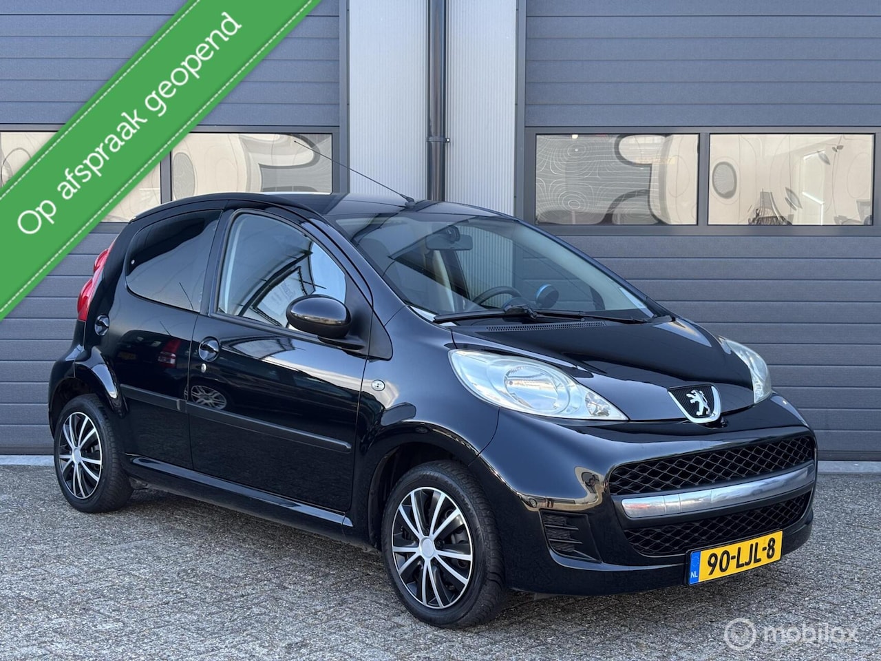 Peugeot 107 - 1.0-12V Urban Move Uitvoering /5Drs/Airco - AutoWereld.nl