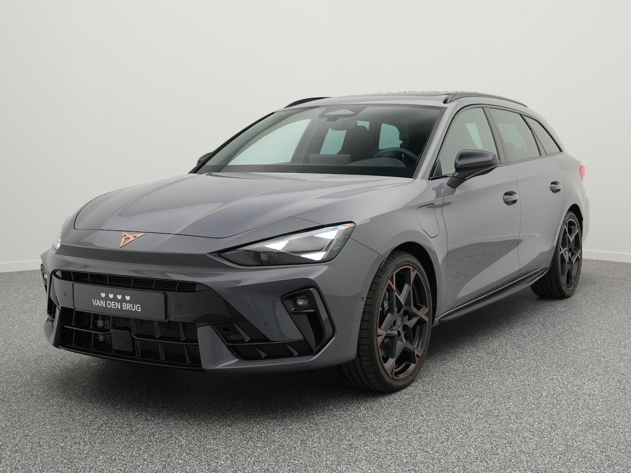 CUPRA Leon Sportstourer - 1.5 TSI e-Hybrid VZ 272PK | Nieuw! | Panoramadak | SennHeiser Audio | Dodehoeksensoren | A - AutoWereld.nl