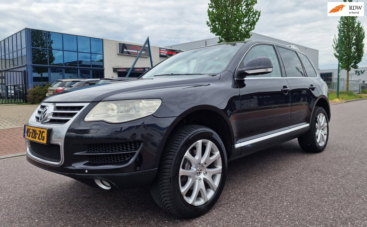 Volkswagen Touareg - 3.6 V6 Highline 4WD AUT NAVI PSENOR LEDER 2 X SLEUTELS - AutoWereld.nl