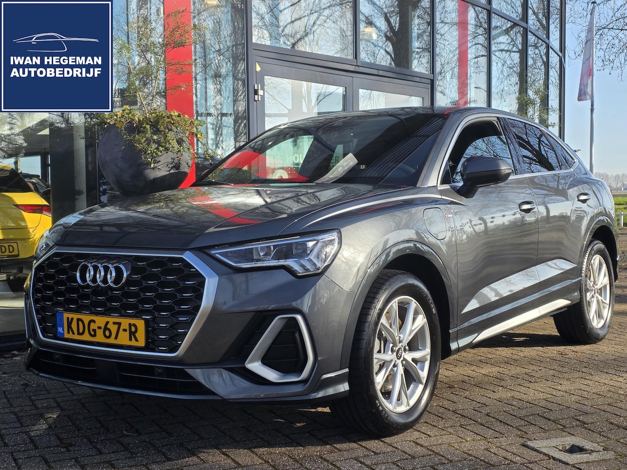 Audi Q3 Sportback - 45 TFSI e S Edition | Navigatie | Apple Carplay | Parkeersensoren + Camera | Cruise Contro - AutoWereld.nl