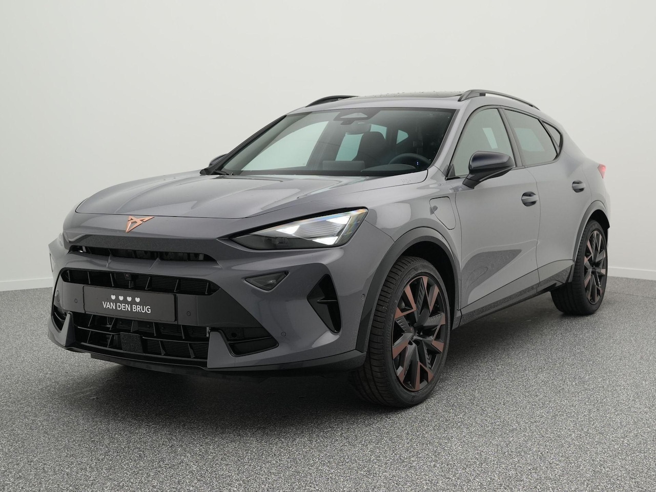CUPRA Formentor - 1.5 TSI e-Hybrid VZ 272PK | Nieuw! | Panoramadak | SennHeiser Audio | 360 Camera | Adaptie - AutoWereld.nl