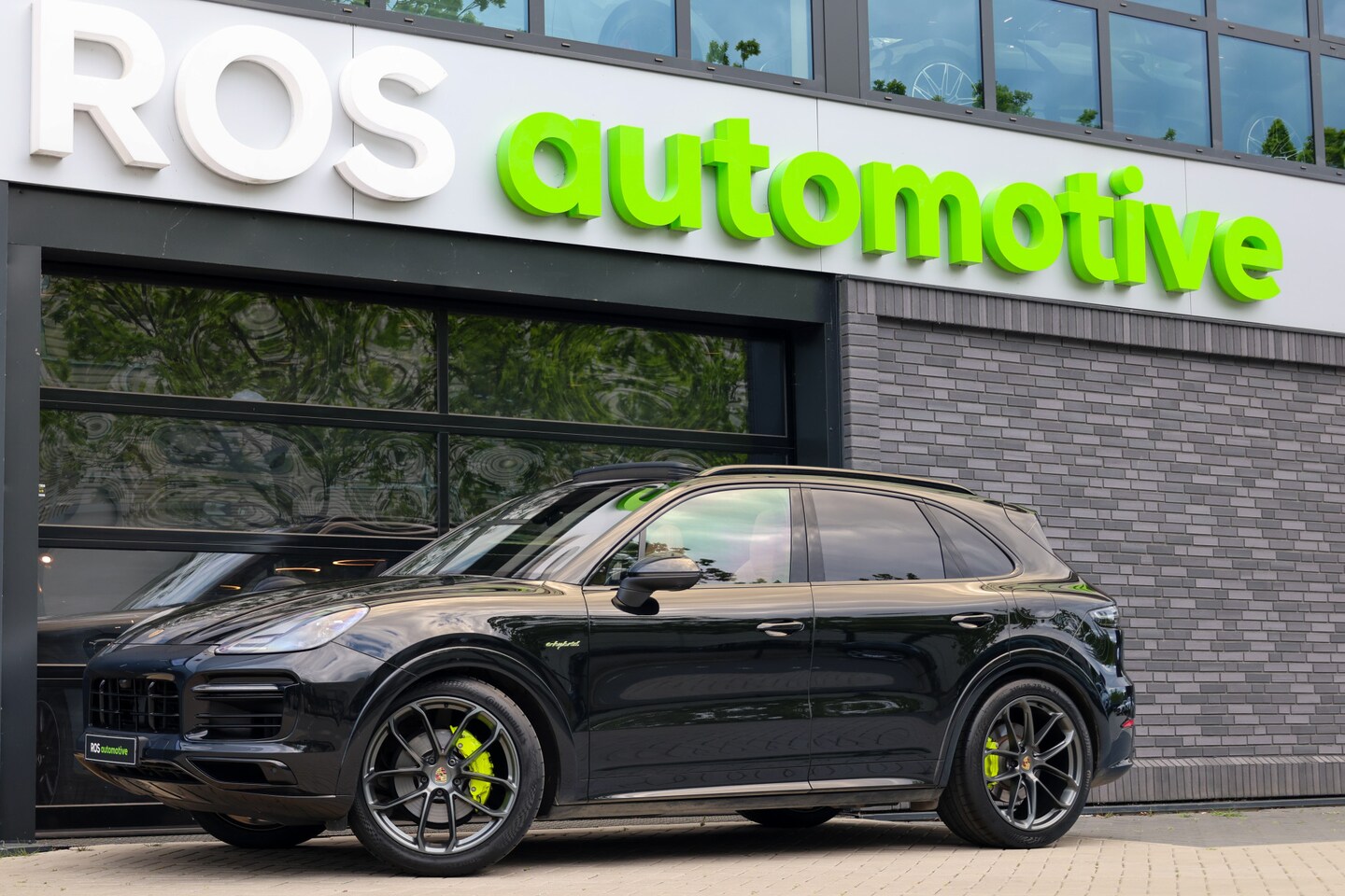 Porsche Cayenne - 3.0 E-Hybrid Platinum Edition | PANO | 22 INCH | BOSE | 360 | MEMORY | LUCHTVERING | SPORT - AutoWereld.nl