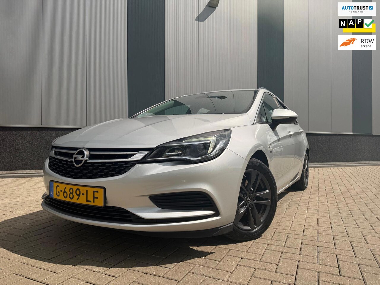 Opel Astra Sports Tourer - 1.0 Turbo 120 Jaar Edition 1.0 Turbo 120 Jaar Edition - AutoWereld.nl