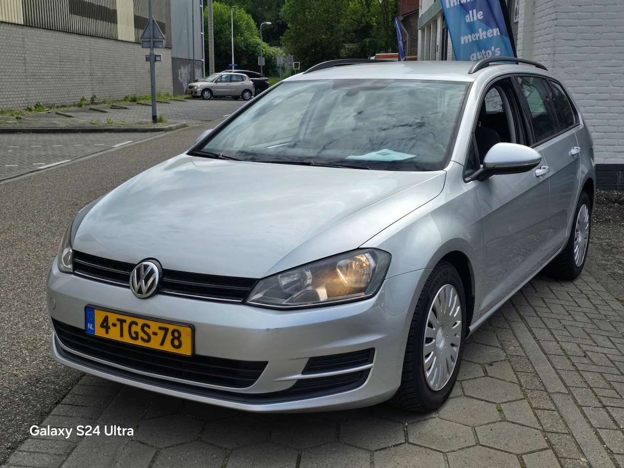 Volkswagen Golf Variant - 1.2 TSI Comfortline*1 e eigenaar *navigatie *nap*apk*airco * trekhaak*dealer onderhoud *in - AutoWereld.nl