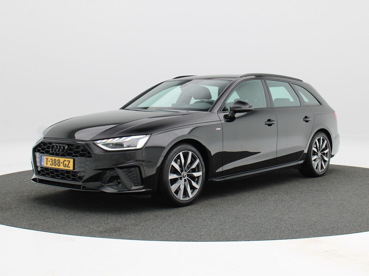 Audi A4 Avant - 35 TFSi 150 Pk Automaat S-Line | Stoelverwarming | Navigatie | Climatronic | Parkeersensor - AutoWereld.nl