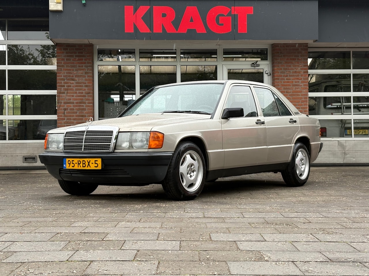 Mercedes-Benz 190-serie - 2.0 E - 4 bak - wegenbelastingvrij - - AutoWereld.nl