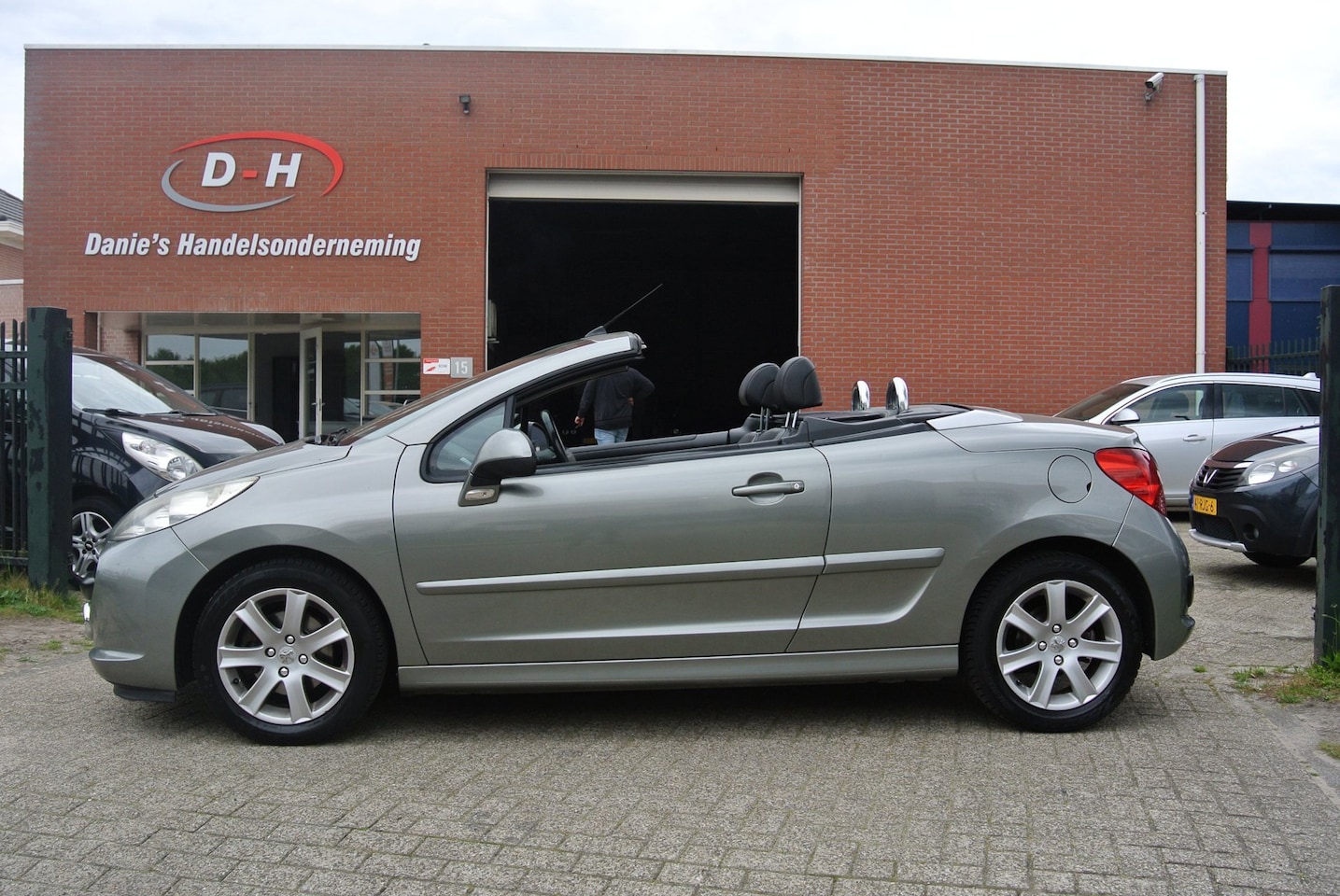 Peugeot 207 CC - 1.6-16V T Sport airco leder inruil mogelijk - AutoWereld.nl