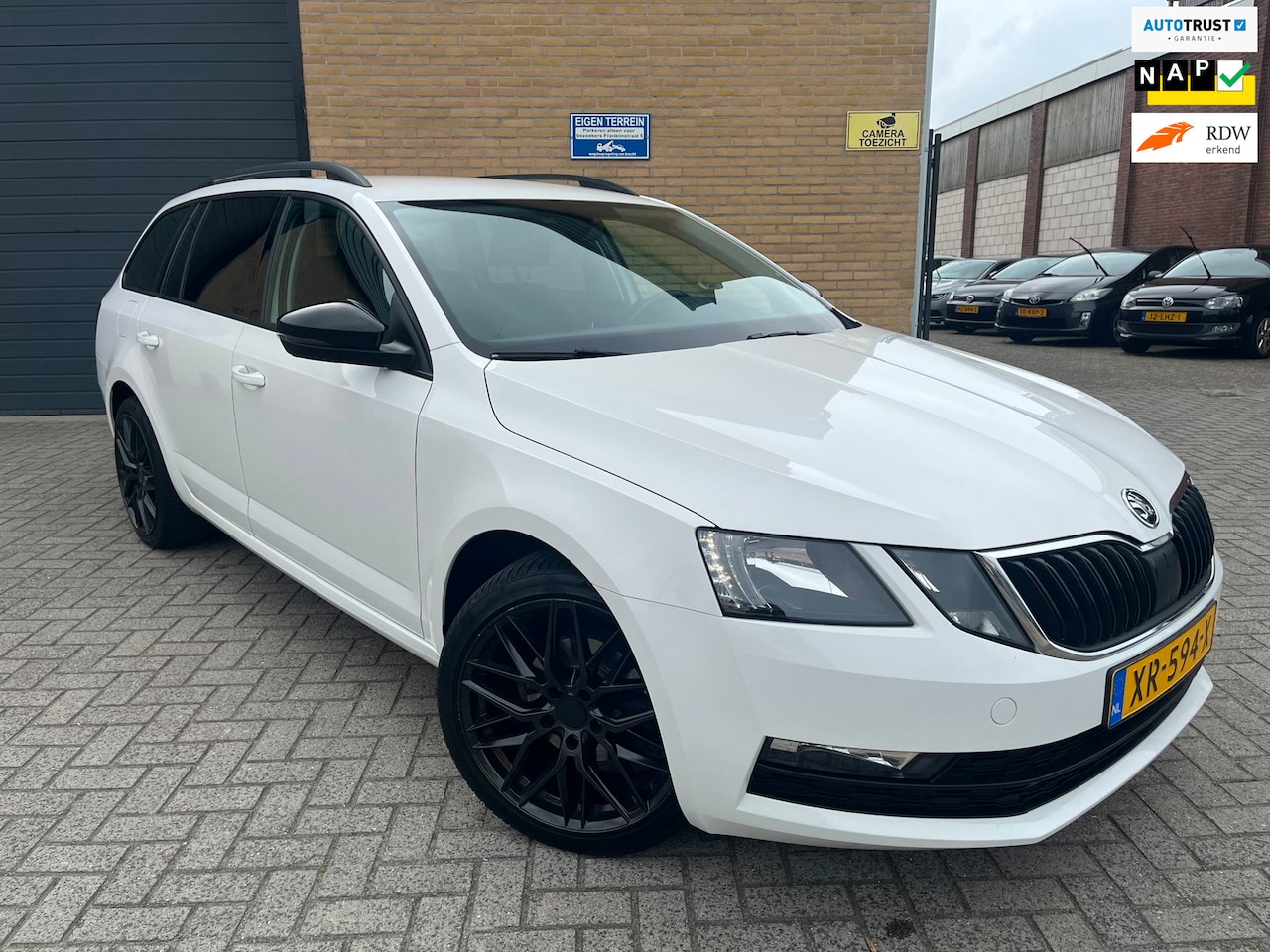 Skoda Octavia Combi - 1.6 TDI Greentech Ambition Business|Elk klep|Carplay|Camera|Stoelver|Navi|PDC|Cruise| - AutoWereld.nl