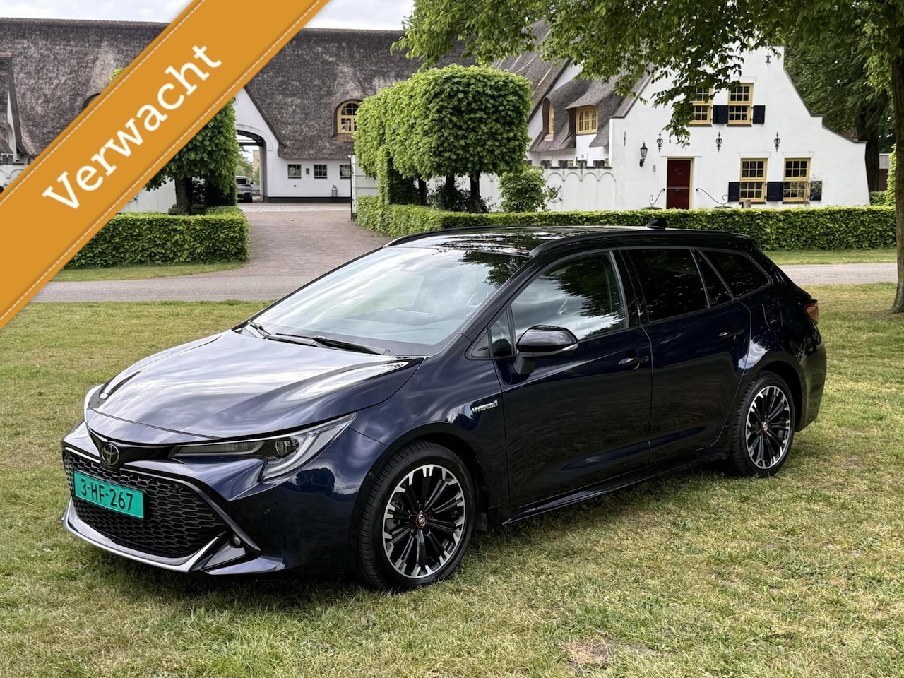 Toyota Corolla Touring Sports - 1.8 Hybrid GR Sport 1e Eigenaar - AutoWereld.nl