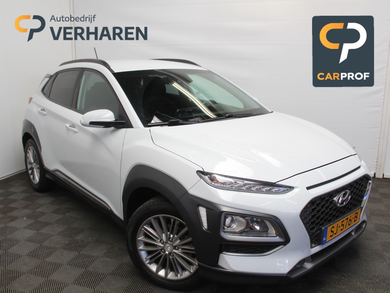 Hyundai Kona - 1.0T Fashion CLIMATE | CARPLAY | CAMERA | LMV17 | PDCA | CRUISE | NAVI | STOEL/STUURVERW - AutoWereld.nl