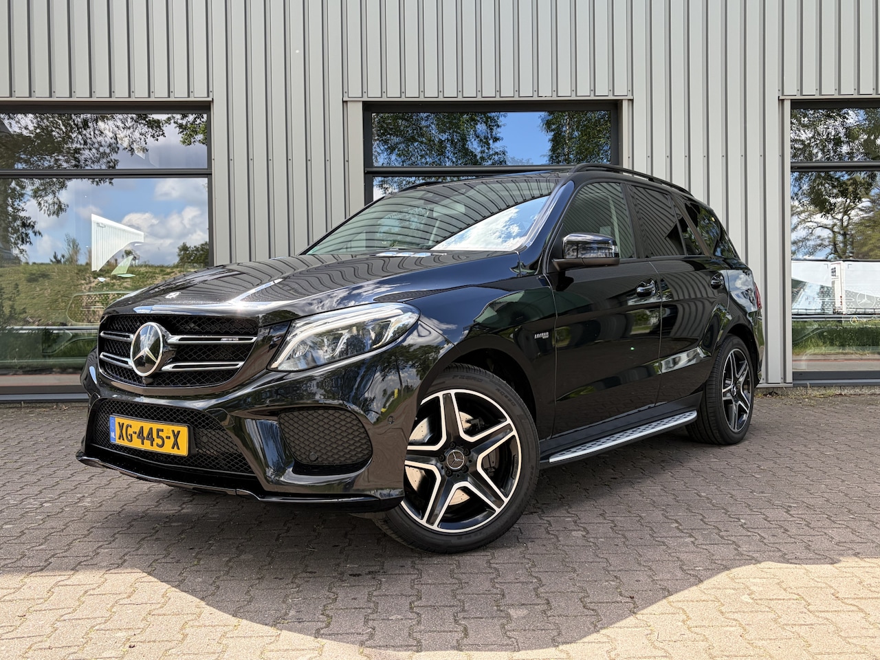 Mercedes-Benz AMG GLE - 43 4MATIC Panoramadak, Multicontourstoelen, Rijassistentiepakket, Trekhaak - AutoWereld.nl