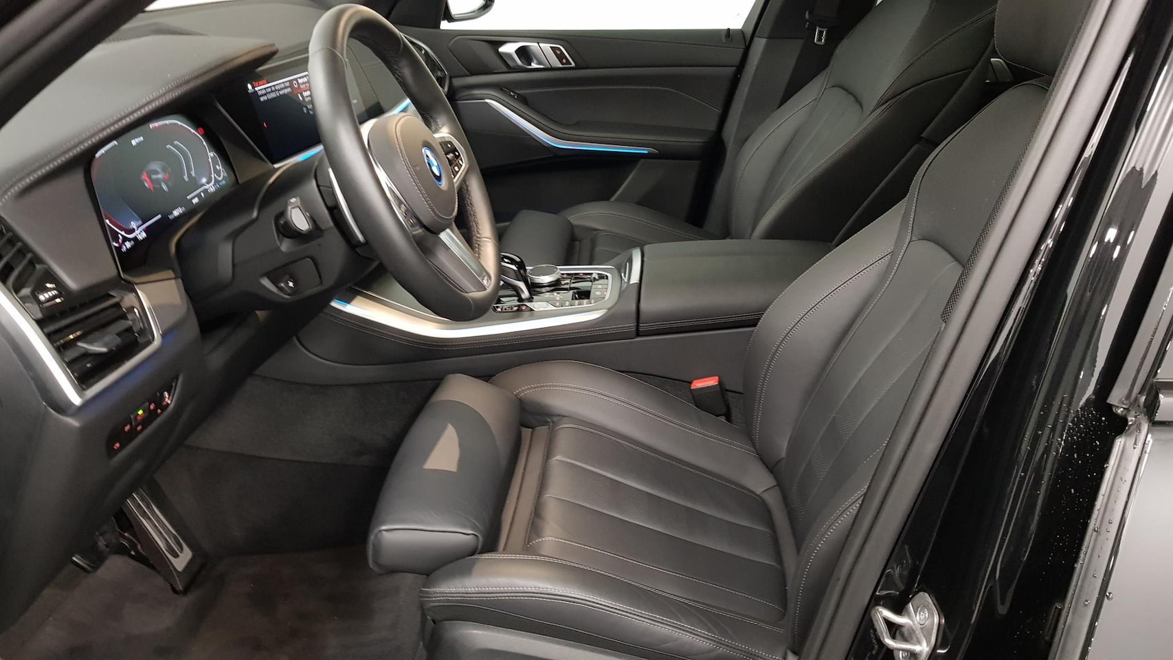 BMW X5 - xDrive45e M Sport High Executive 394pk Panoramadak Adaptive Cruise Control Leder 20" 360 C - AutoWereld.nl