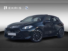 BMW 1-serie - M135i xDrive M Sportpakket Pro 19'' / Harman Kardon / M Sportstoelen / Panoramadak / Elekt