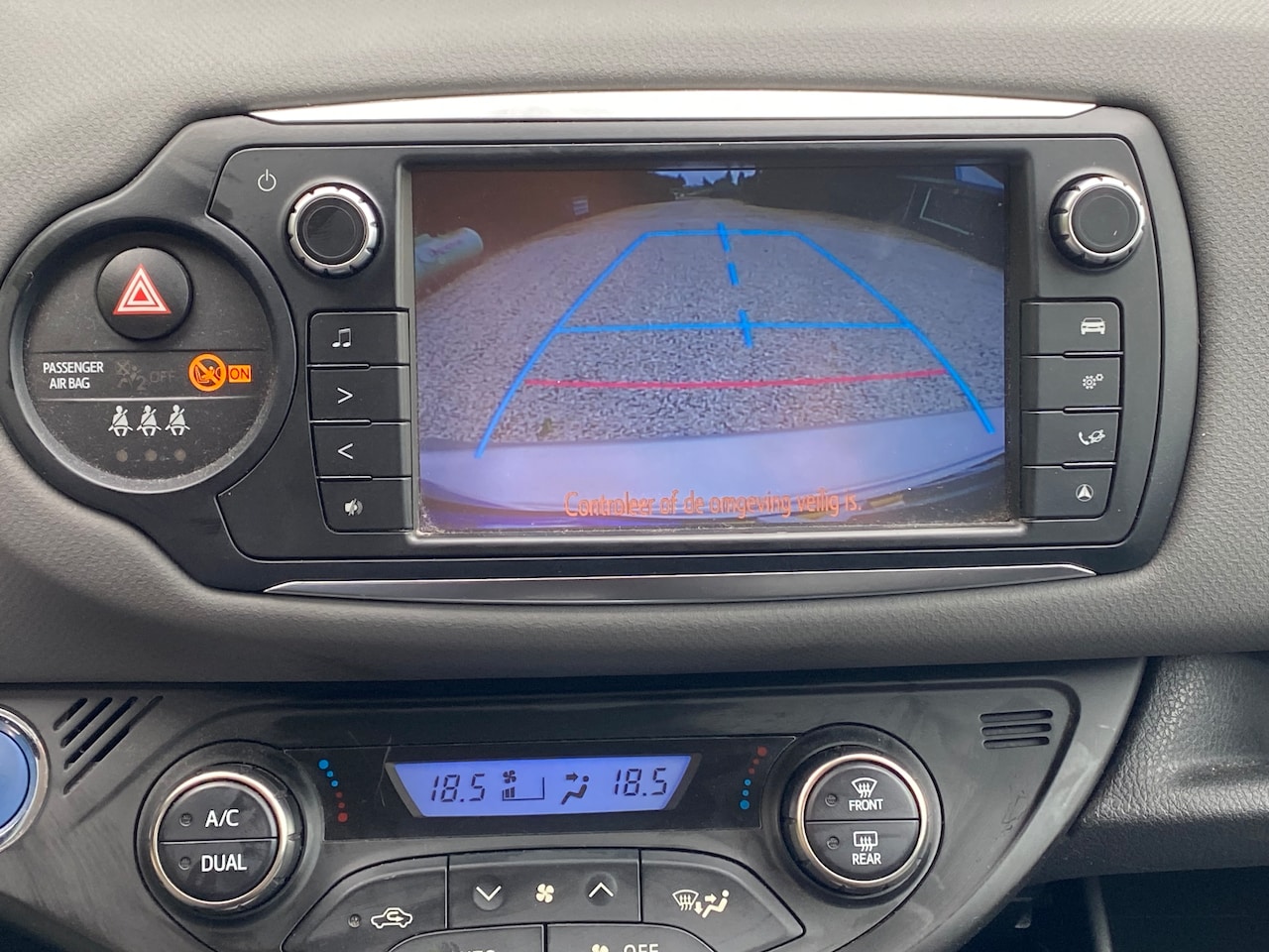 Toyota Yaris - 1.5 Hybrid Dynamic Zeer lage km's - Keyless entry - Navigatie - Cruise controle