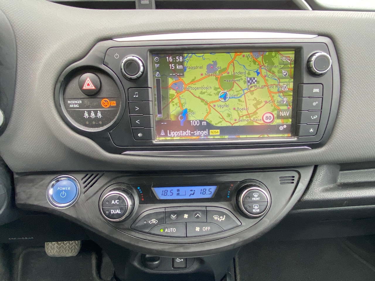 Toyota Yaris - 1.5 Hybrid Dynamic Zeer lage km's - Keyless entry - Navigatie - Cruise controle