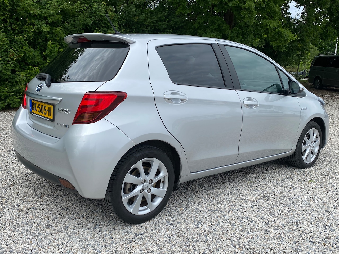 Toyota Yaris - 1.5 Hybrid Dynamic Zeer lage km's - Keyless entry - Navigatie - Cruise controle