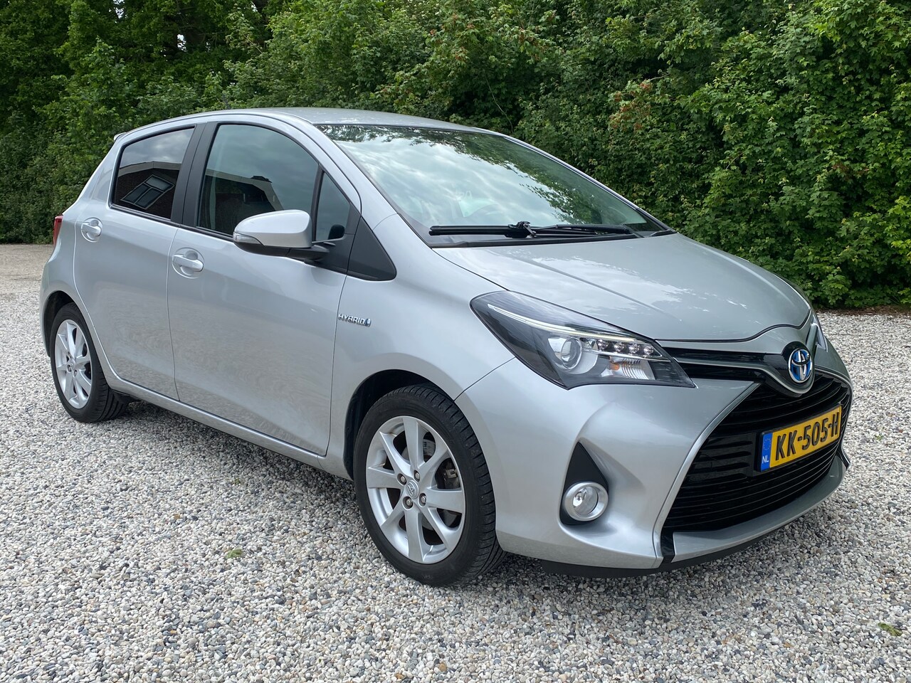 Toyota Yaris - 1.5 Hybrid Dynamic Zeer lage km's - Keyless entry - Navigatie - Cruise controle