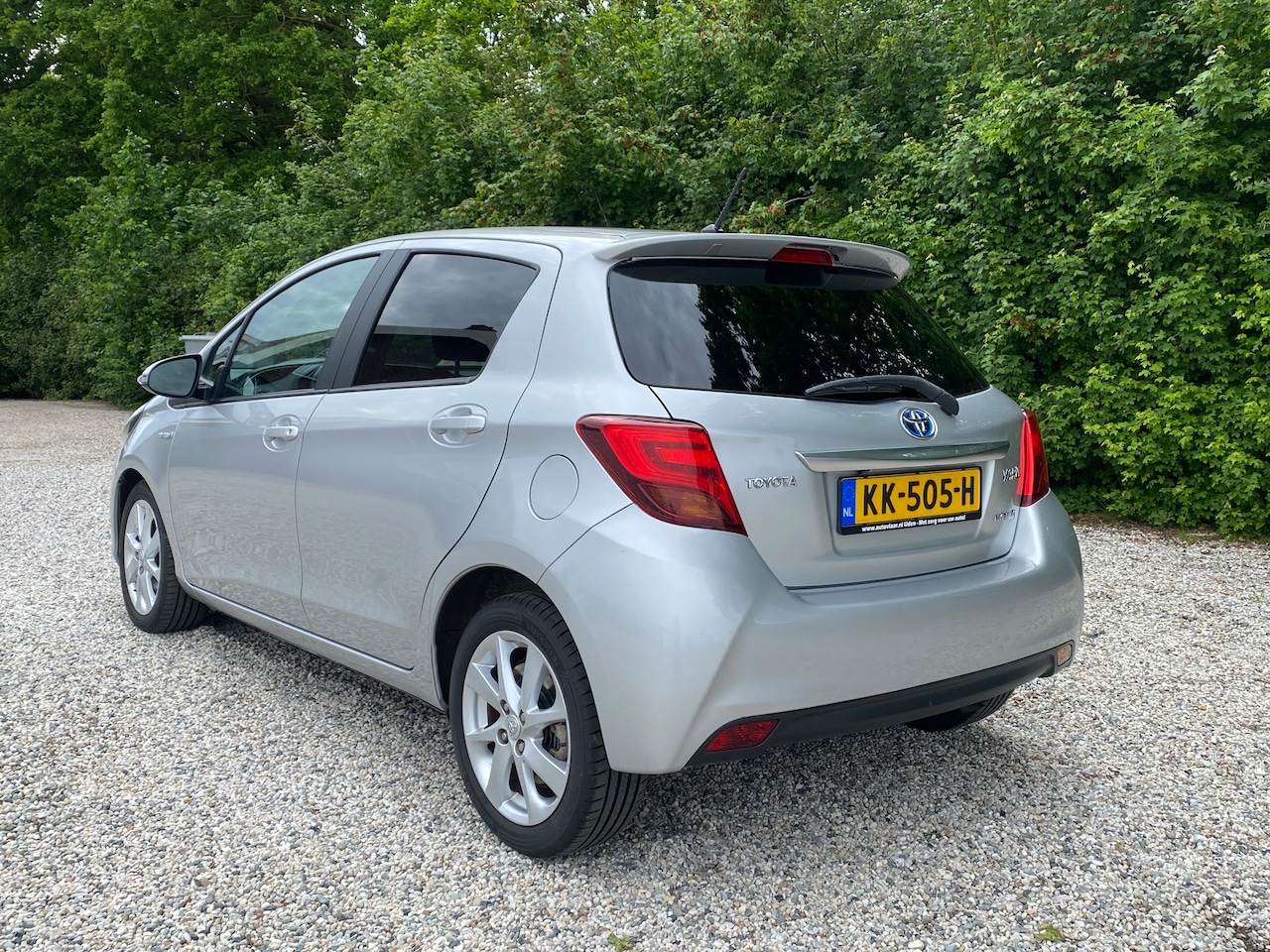 Toyota Yaris - 1.5 Hybrid Dynamic Zeer lage km's - Keyless entry - Navigatie - Cruise controle
