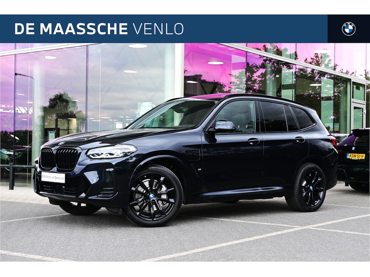 BMW X3 - xDrive30e M Sport Automaat / Panoramadak / Trekhaak / Sportstoelen / Achteruitrijcamera / - AutoWereld.nl