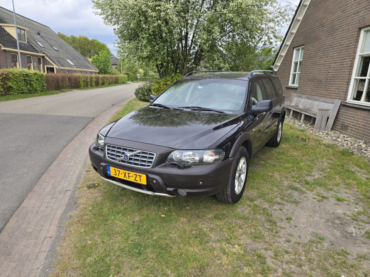 Volvo XC70 - 2.4 D5 Comfort Line 2.4 D5 Comfort Line - AutoWereld.nl