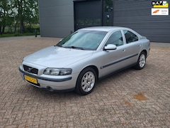 Volvo S60 - 2.4 Edition Trekhaak, Airco, roestvrij, APK06/27