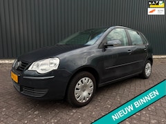 Volkswagen Polo - 1.4-16V Turijn ( AUTOMAAT + TREKHAAK + AIRCO )