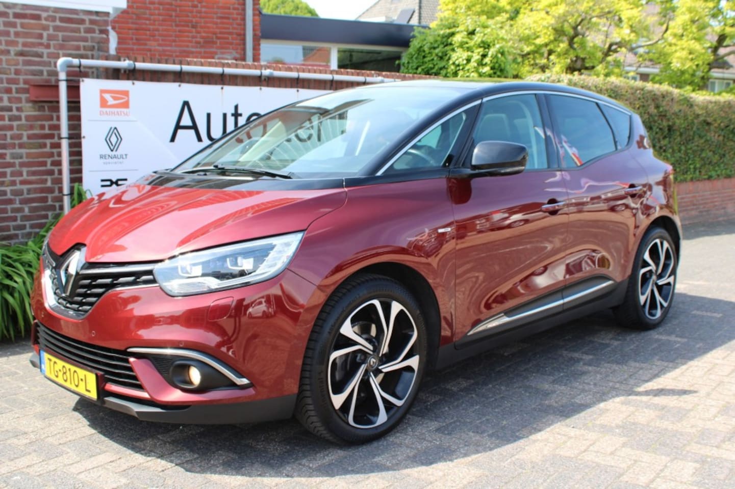 Renault Scénic - TCe 140 pk Bose AUTOMAAT met o.a winterpakket/panodak/trekhaak - AutoWereld.nl