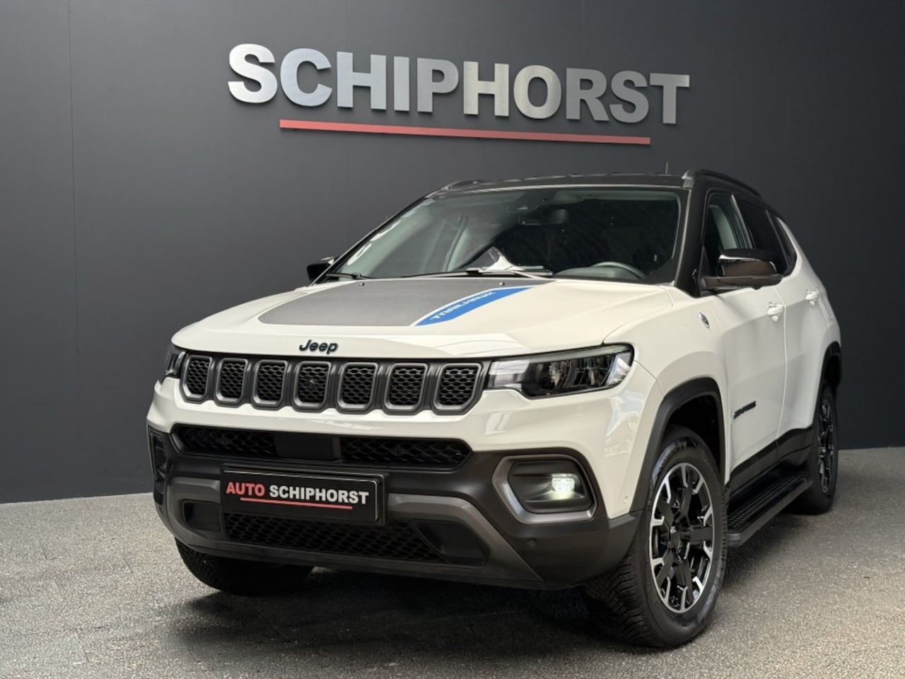 Jeep Compass - 4xe 240 Plug-in Hybrid Trailhawk Vol Leer elec stoelen stoelventilatie ACC 360 Camera  Alp - AutoWereld.nl