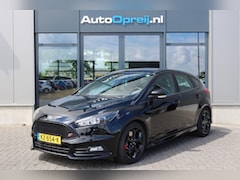 Ford Focus - 2.0 ST-3 Performance Pack 250pk Recaro Stoelen Leder, Schuifdak, 1e eigenaar, Ned. auto, B