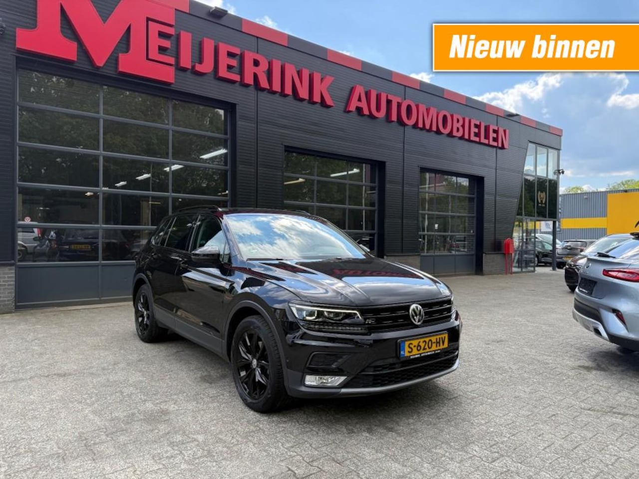 Volkswagen Tiguan - 1.4 TSI ACT BUSINESS R BJ.2017 DSG VIRTUAL TREKHAAK - AutoWereld.nl