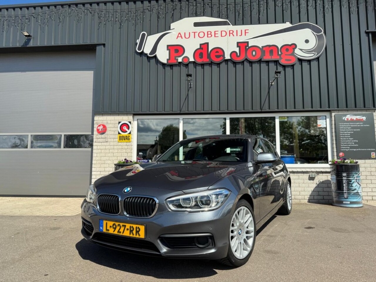 BMW 1-serie - 118I High Executive Stoelverwarming Navi Cruisecontrol Automaat PDC - AutoWereld.nl