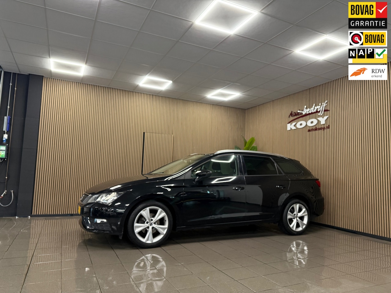 SEAT Leon ST - 1.0 EcoTSI Style Business Intense * Automaat / Carplay / Parkeersensoren / NL Auto * - AutoWereld.nl