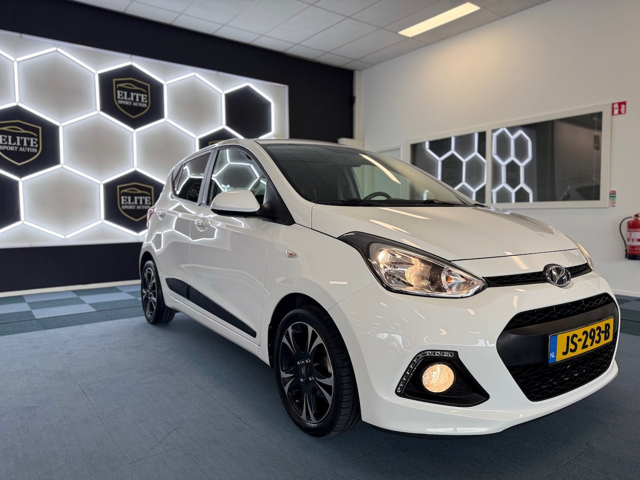 Hyundai i10 - 1.0i i-Motion Go! 2016 1.0i i-Motion Go! 2016 - AutoWereld.nl