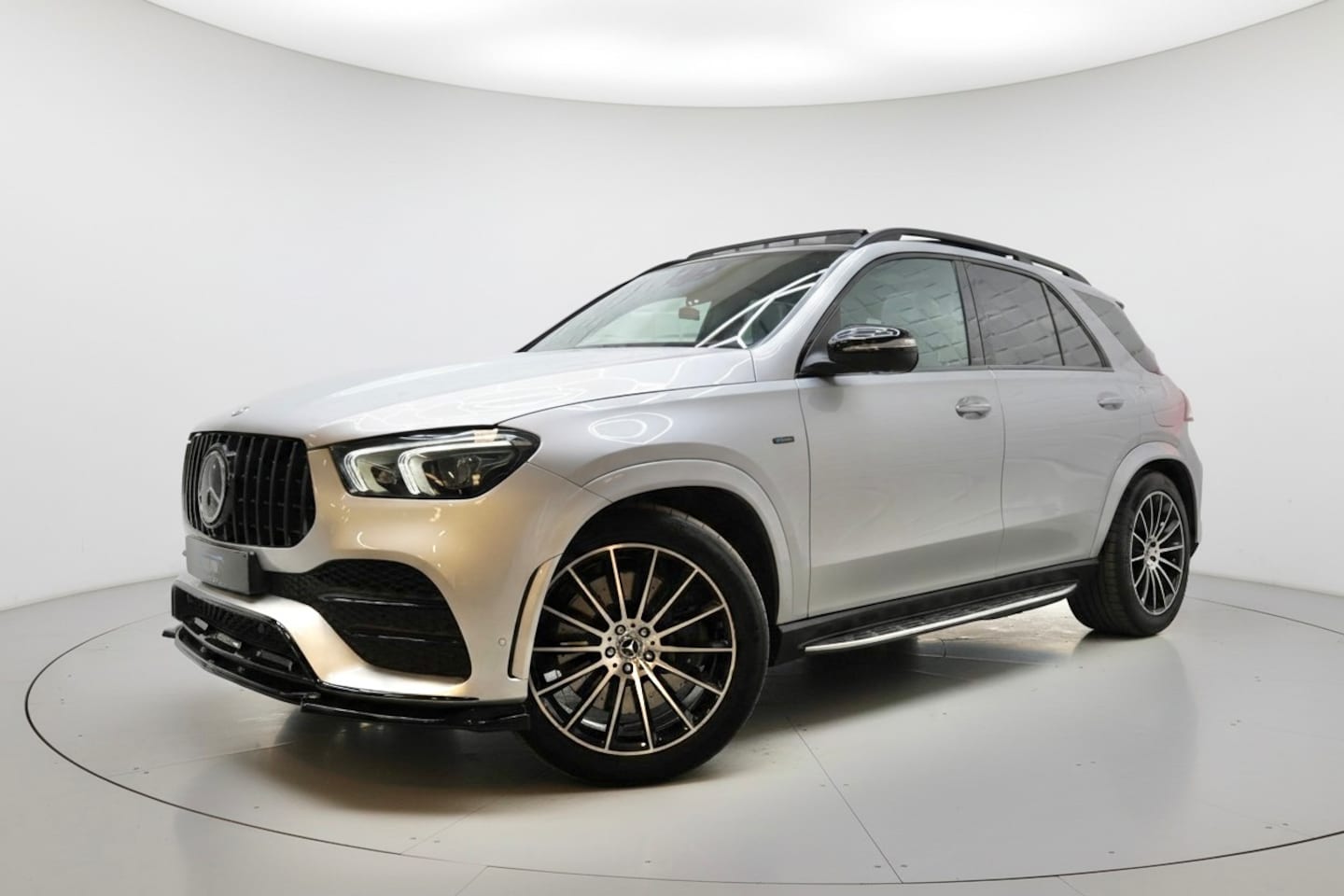 Mercedes-Benz GLE-Klasse - 350 e 4MATIC AMG NIGHT 360 PANO - AutoWereld.nl
