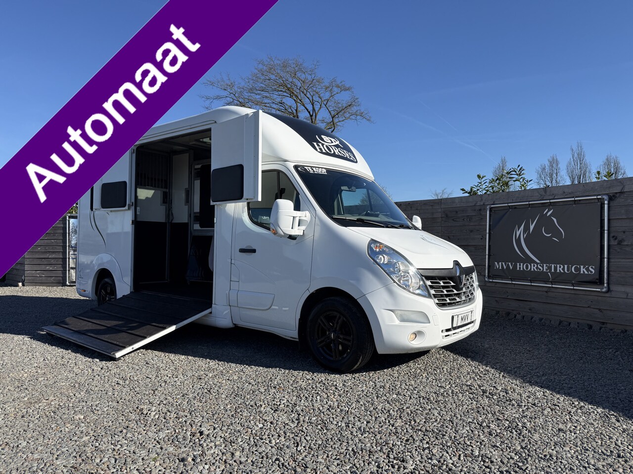 Renault Master - | HORSETRUCK | STX | STALLION 3XL | 2017 | HENGST | 81.501KM | AUTOMAAT | 3-SEAT | 170PK | - AutoWereld.nl