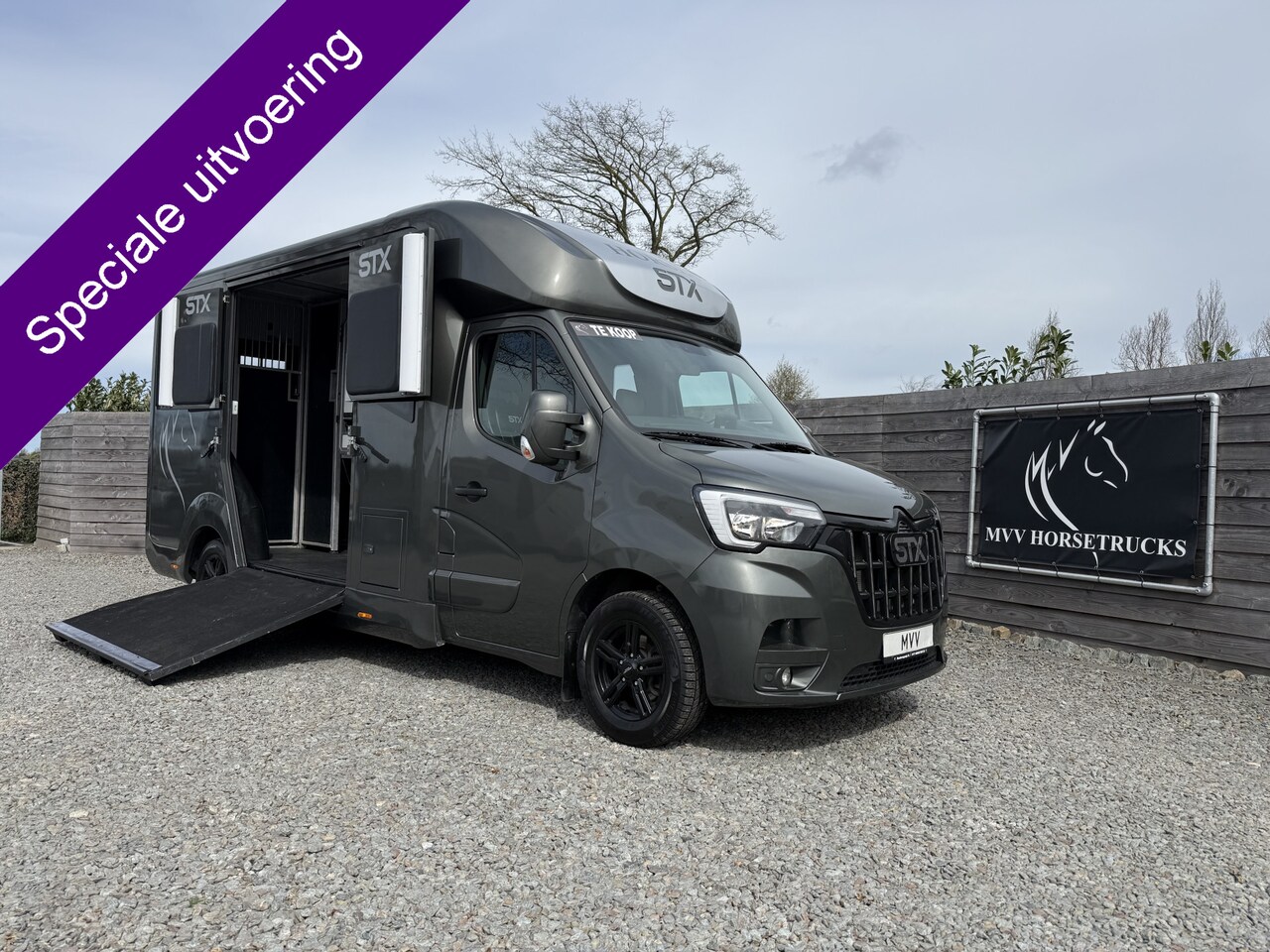 Renault Master - | HORSETRUCK | STX | STALLION 5XL | 2023 | 69.500KM | DUB CAB | HENGST | VERLENGD | 5-SEAT - AutoWereld.nl