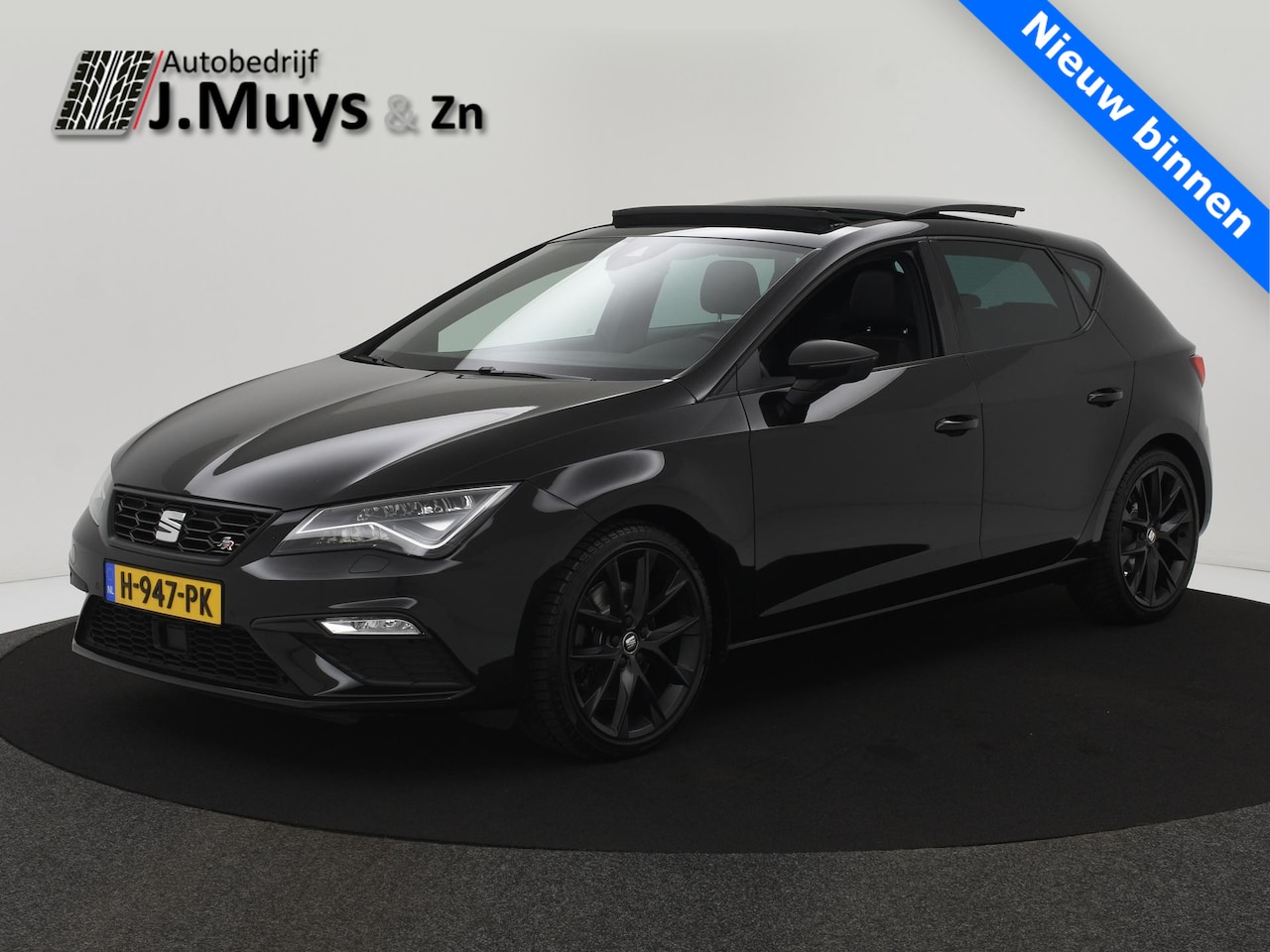 SEAT Leon - 1.5 TSI 150PK FR Ultimate Edition Black PANODAK|BEATS|VIRTUAL|ACC|LED|CAMERA|STOELVERW|18I - AutoWereld.nl