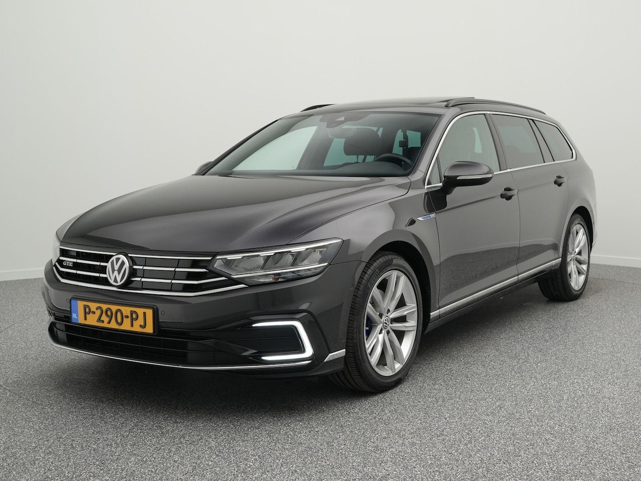 Volkswagen Passat Variant - GTE 1.4 TSI 218 PK DSG PHEV Business | LED | Panoramadak | Trekhaak | Achteruitrijcamera | - AutoWereld.nl