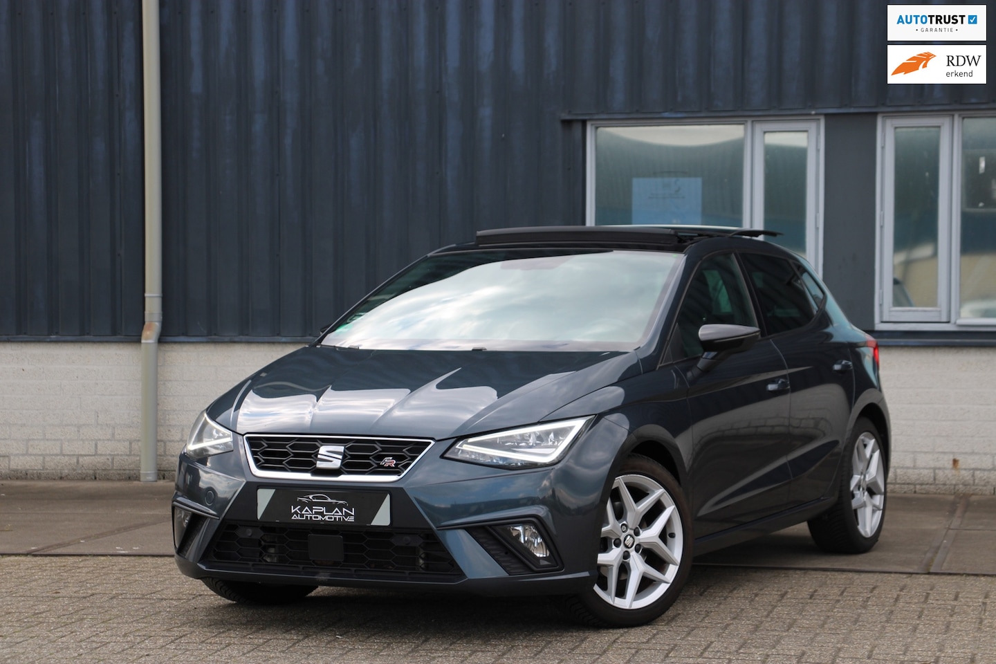 SEAT Ibiza - 1.0 TSI FR 115PK DSG Pano DCC Navi CarPlay Stoelverw PDC - AutoWereld.nl