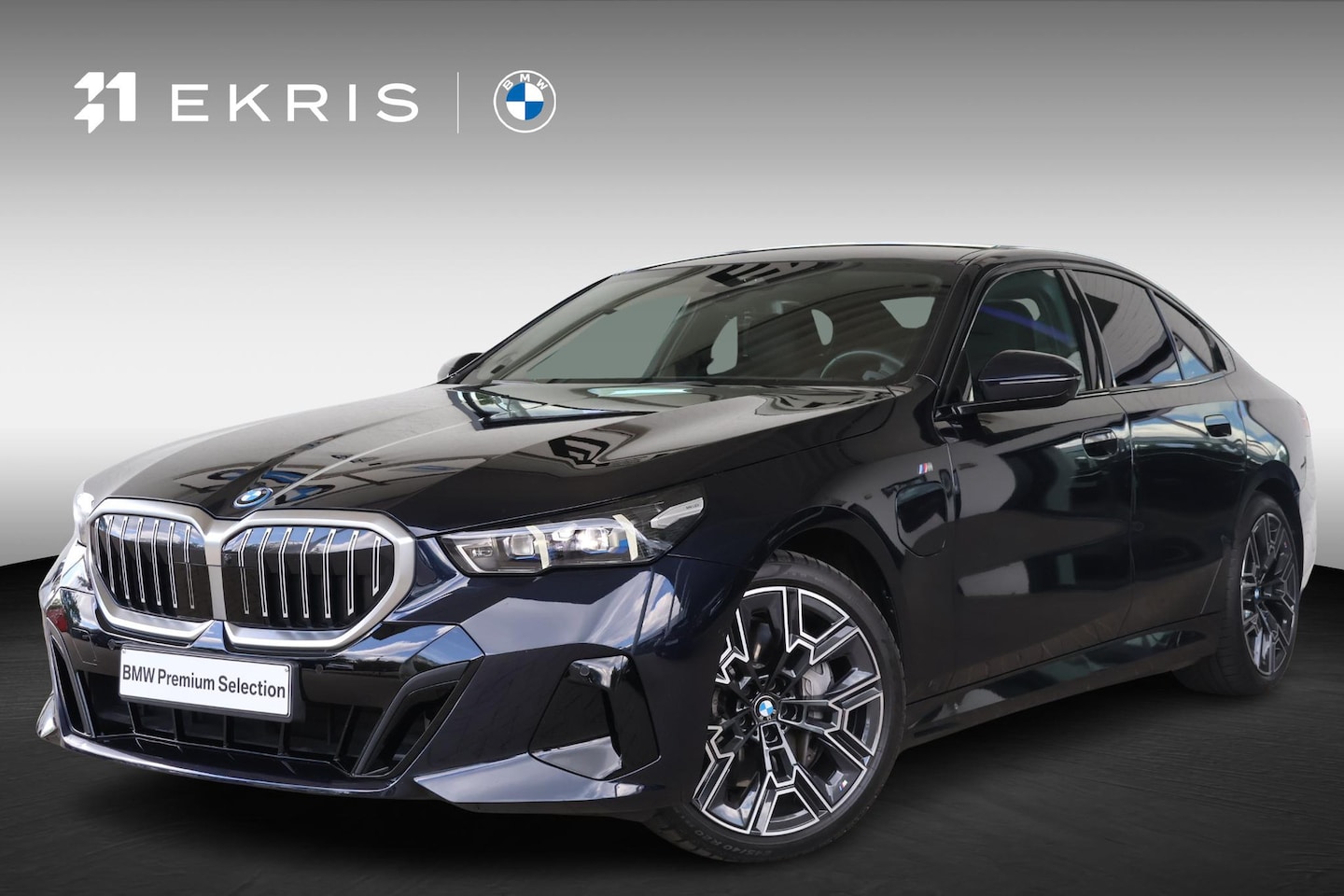 BMW 5-serie - Sedan 550e xDrive | M Sportpakket | Innovation Pack | Comfort Pack | Lentevoordeel - AutoWereld.nl