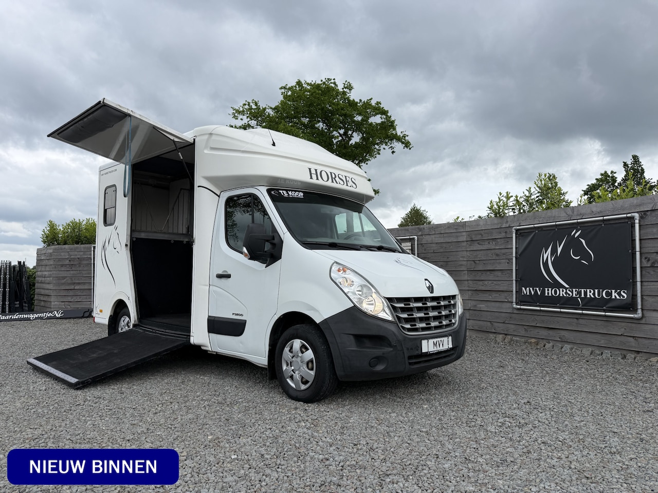 Renault Master Pro - | HORSETRUCK | PARAGAN | SAFETY 3 | 2011 | 125PK | 151.099KM | 1020KG LADEN | 3-SEAT | L2 - AutoWereld.nl