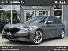 BMW 5-serie Touring - 530e xDrive High Ex. Shadow|Pano|H/K|Nappa|Ventilatie|Massage|ACC|HUD|Laser|Alvitgrau