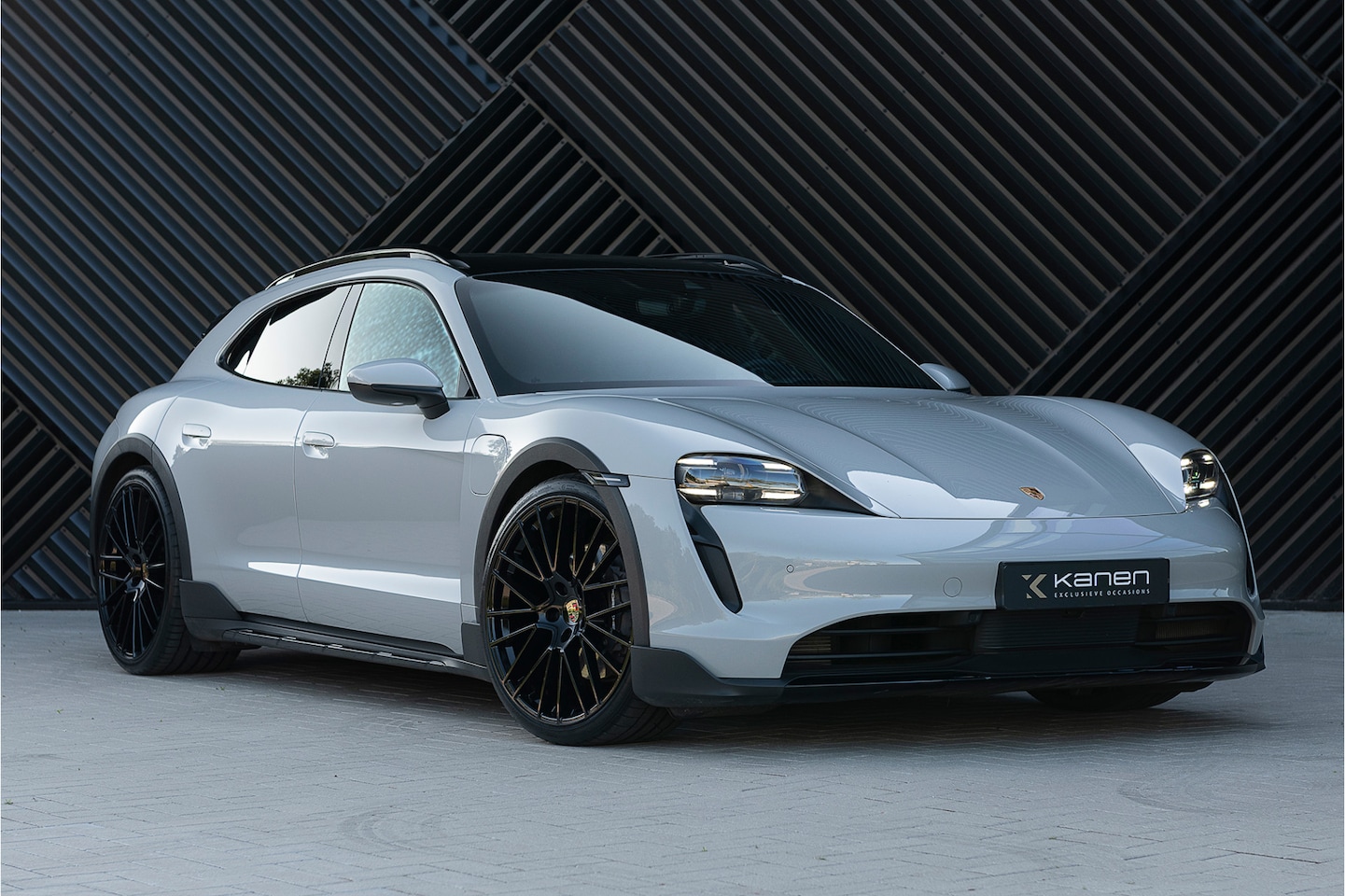 Porsche Taycan Cross Turismo - 4 93 kWh ACC Pano Luchtv Camera Ambient Sportchrono Plus - AutoWereld.nl