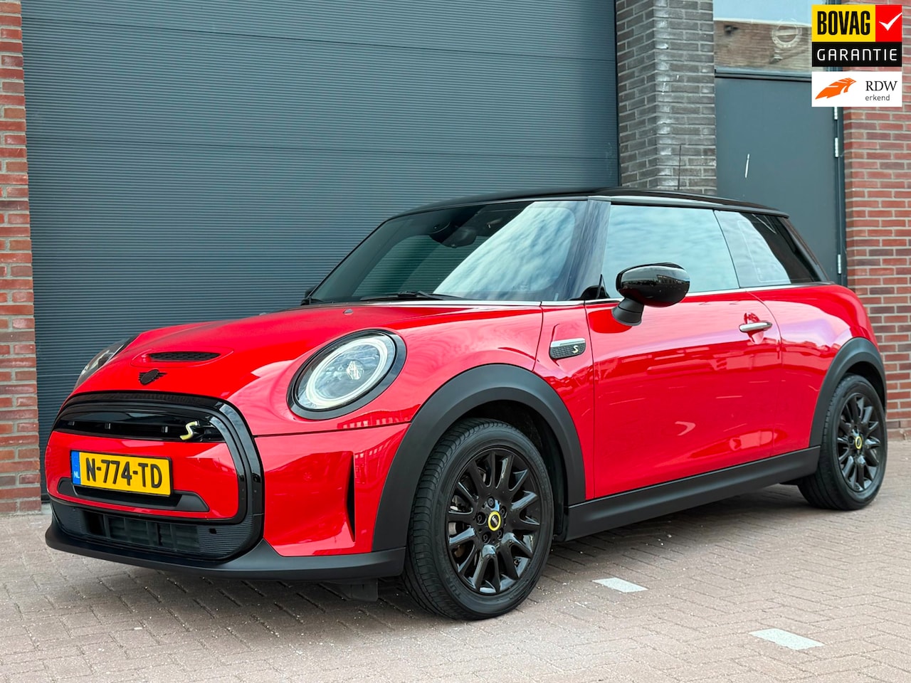 MINI Mini-Electric - E 33 kWh Business Edition, SOH 96%, Navi, CarPlay, BOVAG garantie - AutoWereld.nl