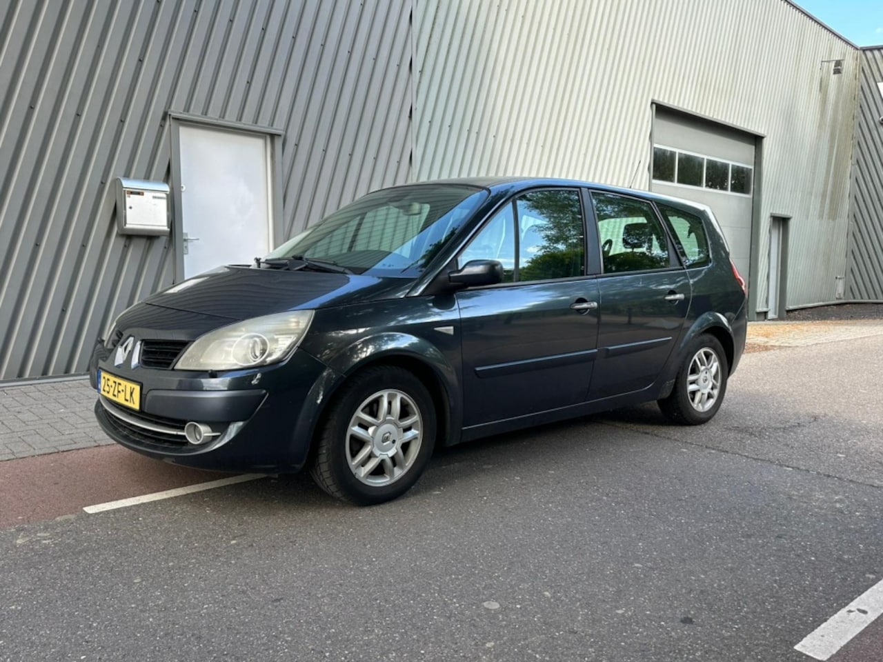 Renault Grand Scénic - 2.0-16V | 7 Persoons | - AutoWereld.nl