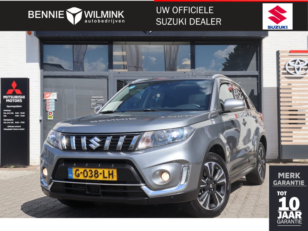 Suzuki Vitara - 1.4 BoosterJet Stijl | Panoramadak | Trekhaak - AutoWereld.nl