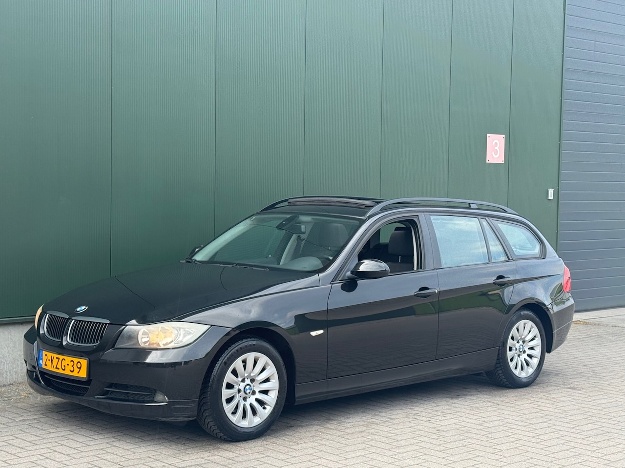 BMW 3-serie Touring - 320i Dynamic Executive 320i Dynamic Executive - AutoWereld.nl